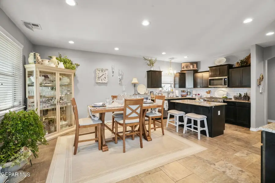 132 S Manzanita Drive, El Paso, TX 79928 - Image #3