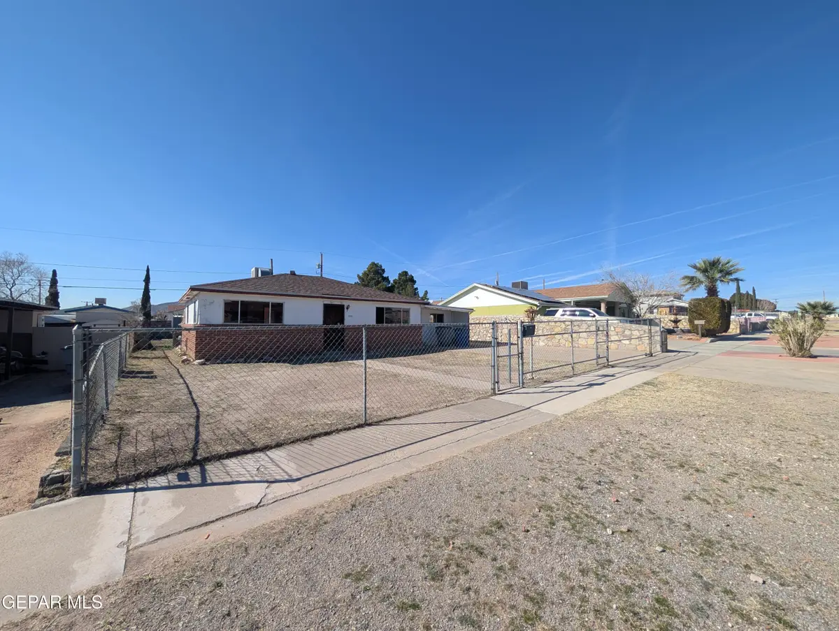 1705 Chelsea Street, El Paso, TX 79903 - Image #1