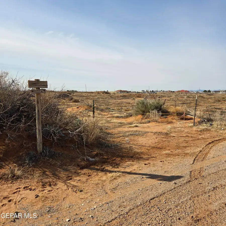 14460 Eichelberger Avenue, El Paso, TX 79938 - Image #2