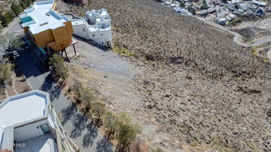 11 Apache Crest Drive, El Paso, TX 79902 - Image #2