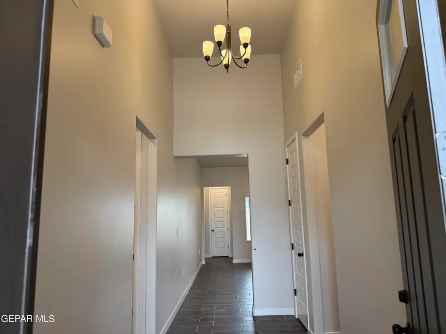 813 Fairford Place, El Paso, TX 79928 - Image #2