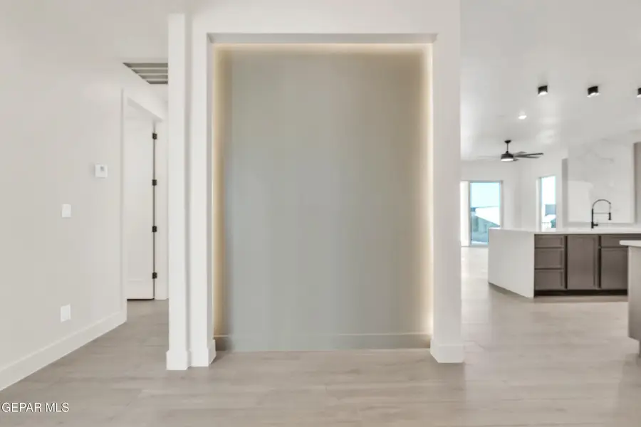 601 Paseo De La Reina Street, Horizon City, TX 79928 - #3