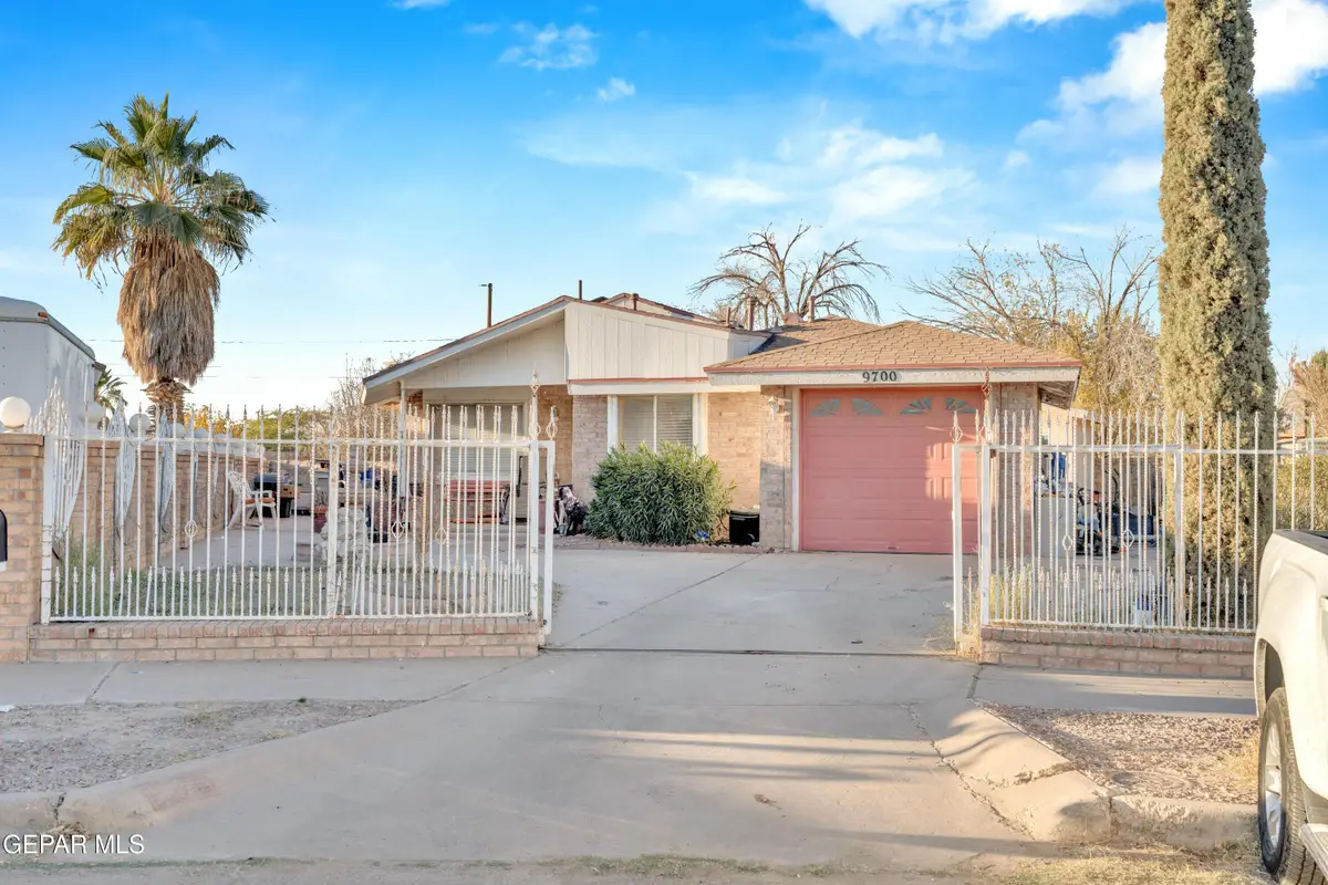 9700 Staubach Drive, El Paso, TX 79927 - Image #1