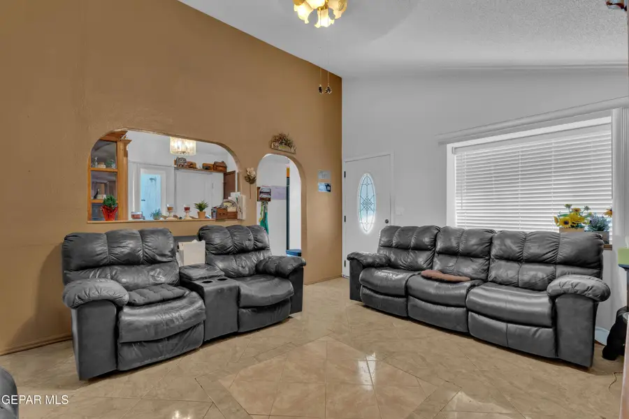 9700 Staubach Drive, El Paso, TX 79927 - Image #3