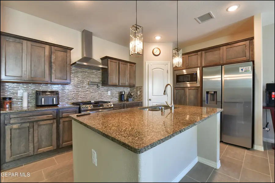 6020 Hidden Row Avenue, El Paso, TX 79924 - #2