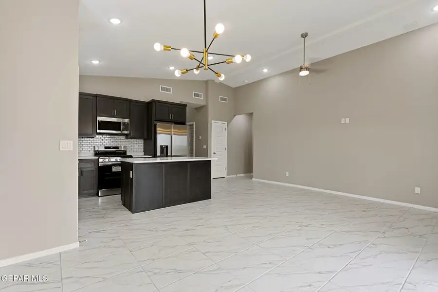 8413 Phil Pl Place, Vinton, TX 79821 - #2