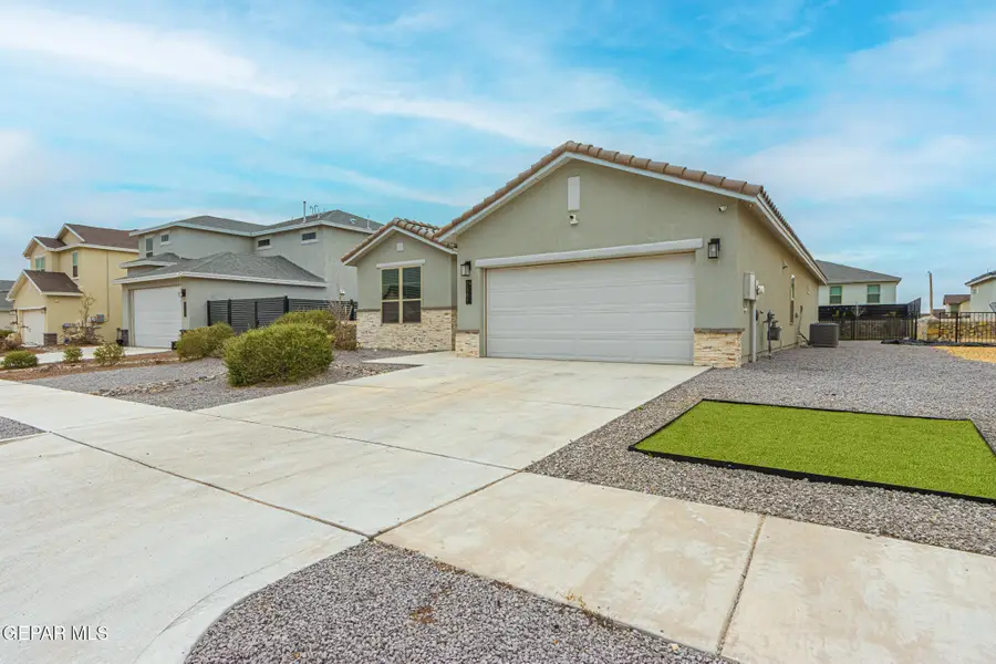 2387 Enchanted Crown Lane, El Paso, TX 79911 - #2