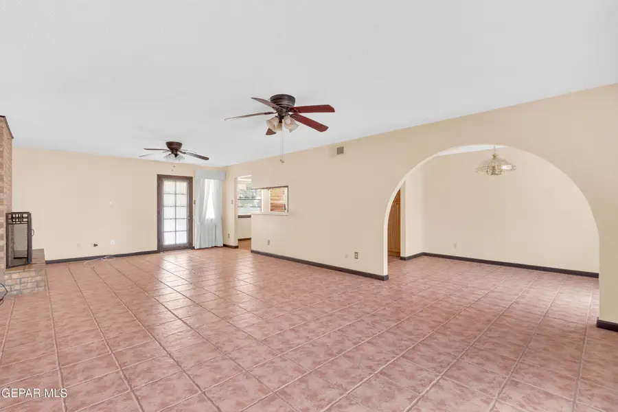 6628 Camino Fuente Drive, El Paso, TX 79912 - #3