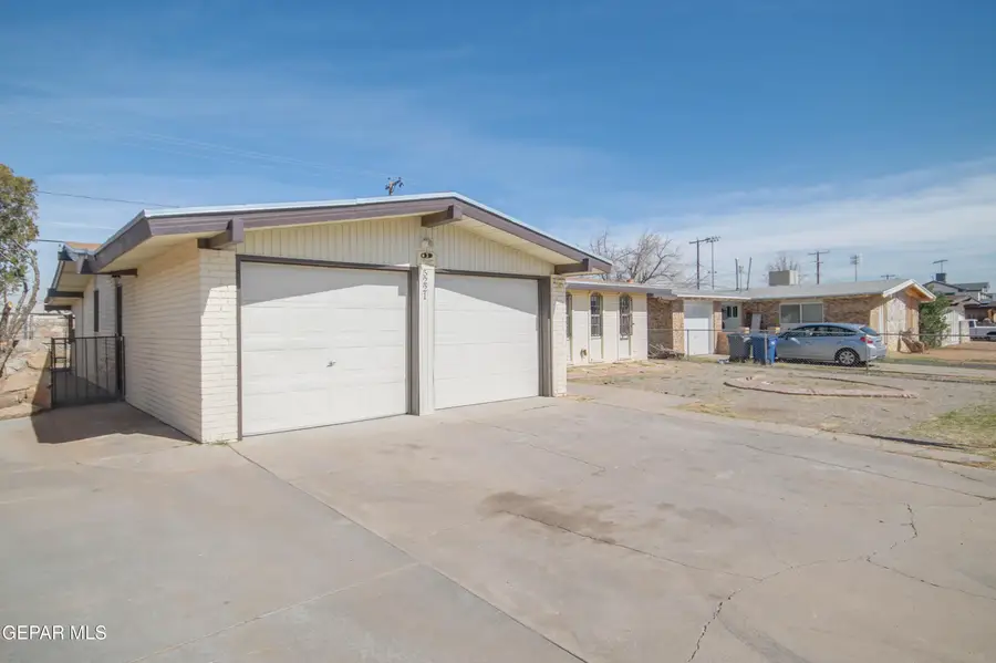 5221 Edmonton Avenue, El Paso, TX 79924 - #3