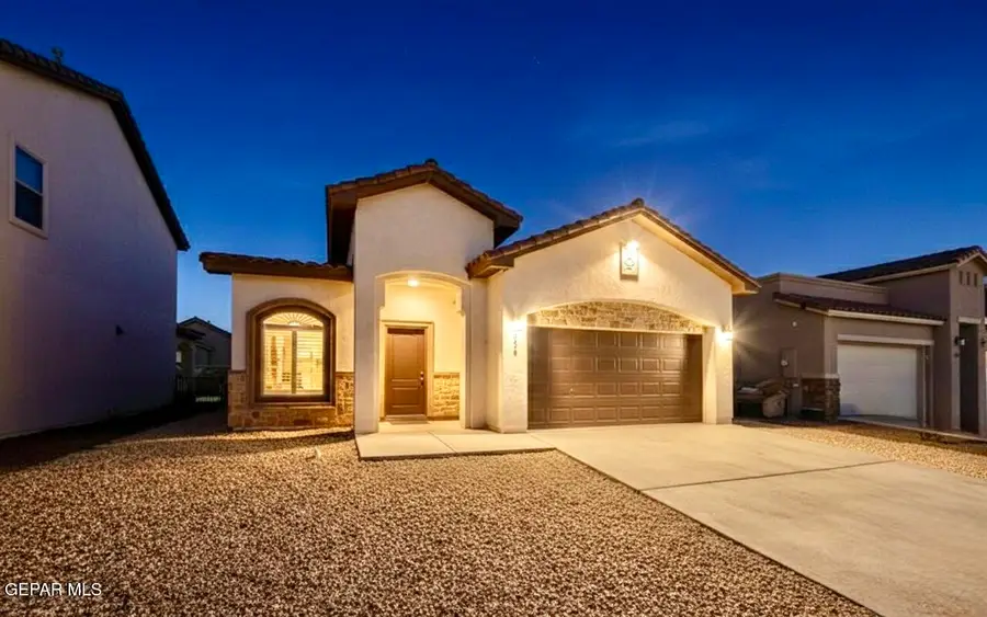 934 Airship Place, El Paso, TX 79936 - #2