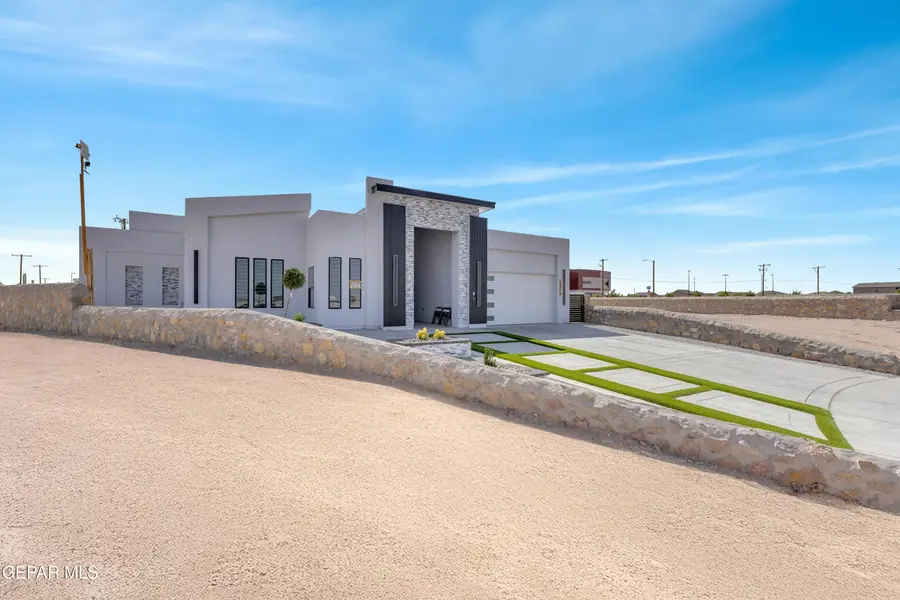 12877 Kingsbury Avenue, El Paso, TX 79928 - #3