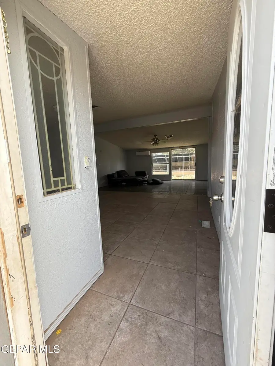 924 Sheryl Circle, Socorro, TX 79927 - #3