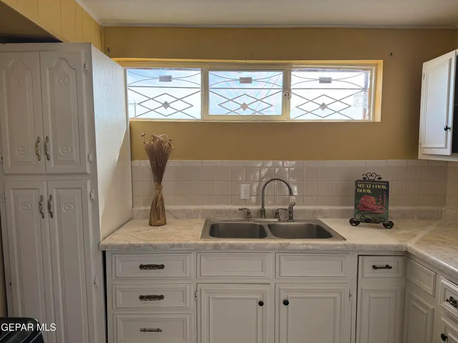 1213 N Boone Street, El Paso, TX 79903 - #2