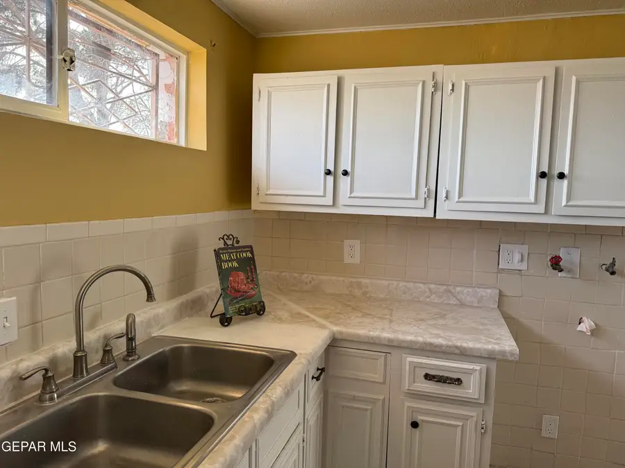 1213 N Boone Street, El Paso, TX 79903 - #3
