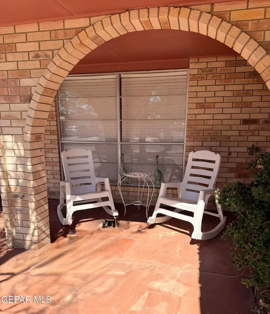 1576 Kenazo Avenue, Horizon City, TX 79928 - #3