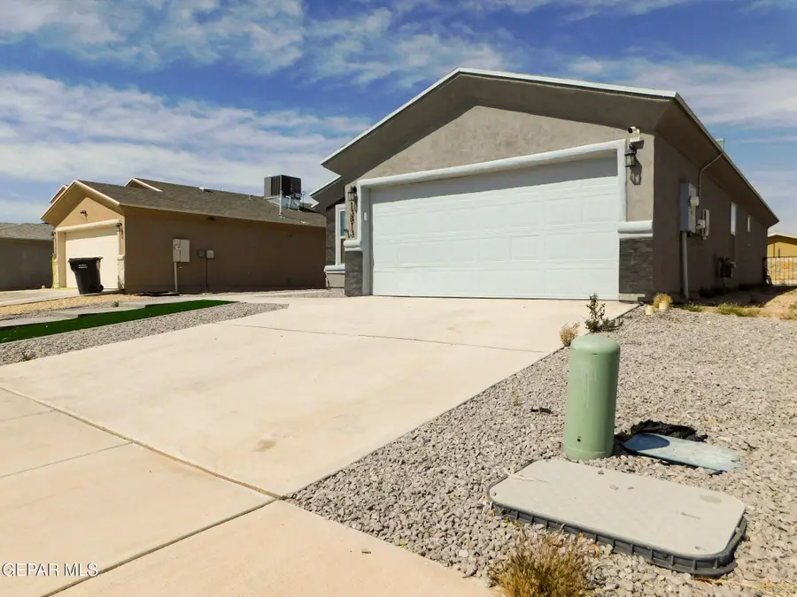 13813 Flora Vista Avenue, Horizon City, TX 79928 - #3