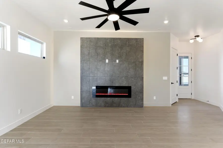 617 Paseo De La Reina Street, Horizon City, TX 79928 - #3