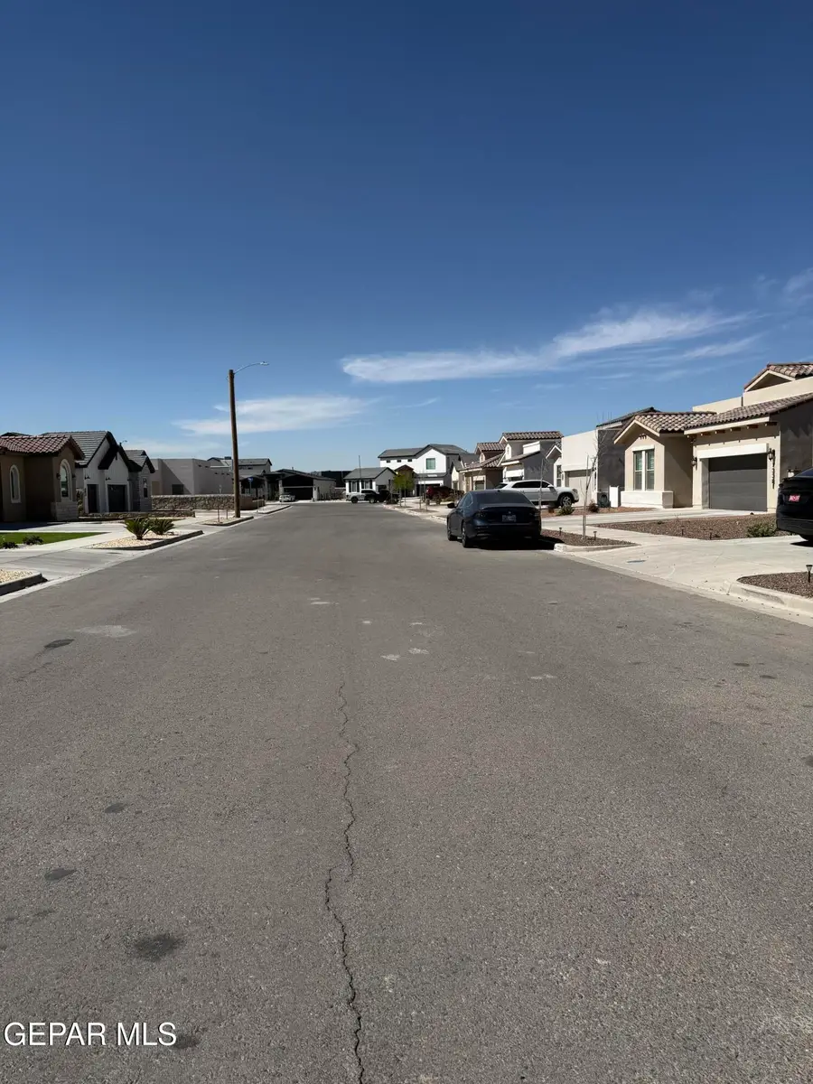 13389 Carterton Avenue, Horizon City, TX 79928 - #2