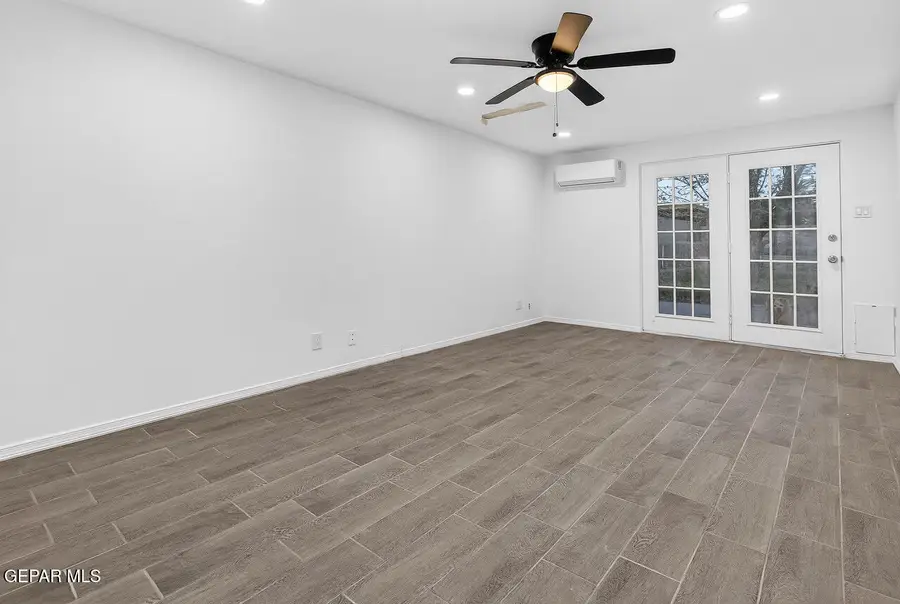 990 Gloria Street, El Paso, TX 79907 - #3