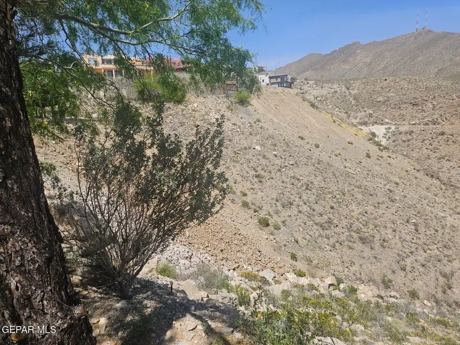 38 Sierra Crest Drive, El Paso, TX 79902 - #2
