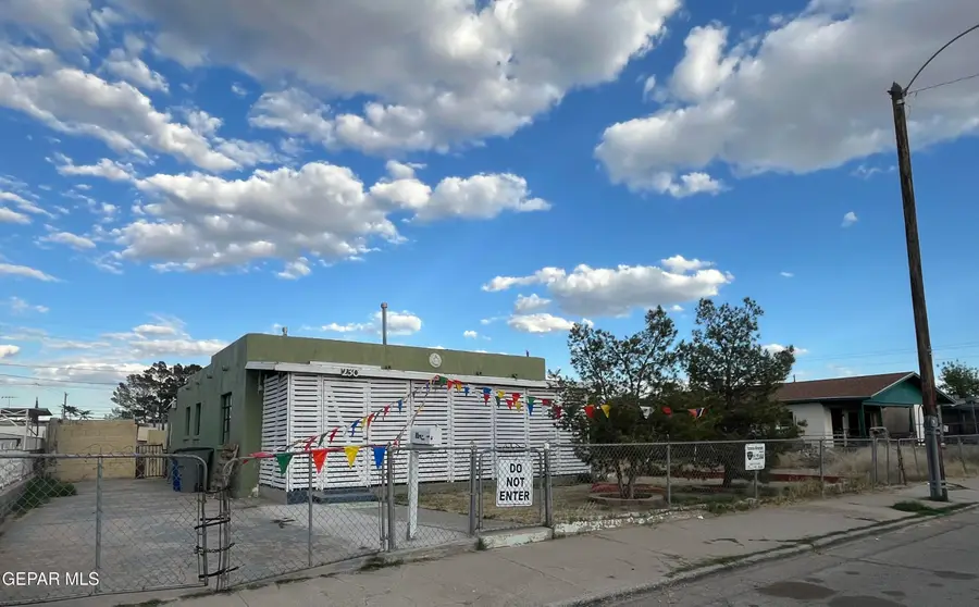 230 Locust Street, El Paso, TX 79905 - #2