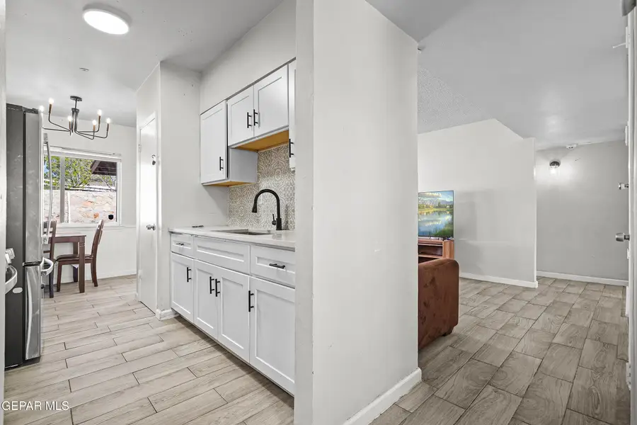 729 Fall River Road, El Paso, TX 79907 - #2