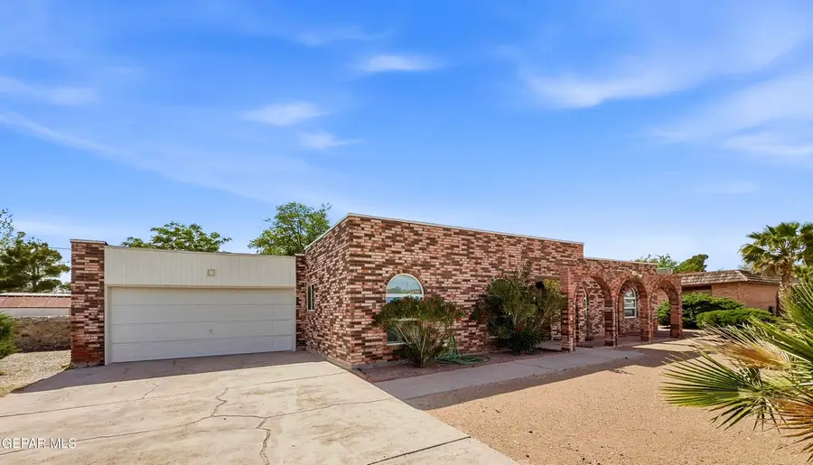 16007 Darrington Road, Horizon City, TX 79928 - #2