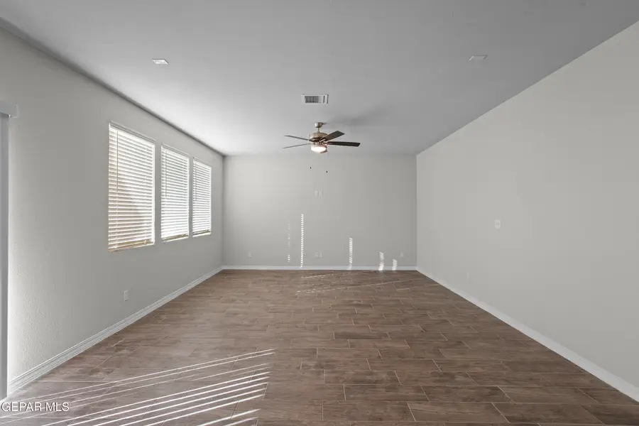 321 Emerald Earth Lane, Horizon City, TX 79928 - #3