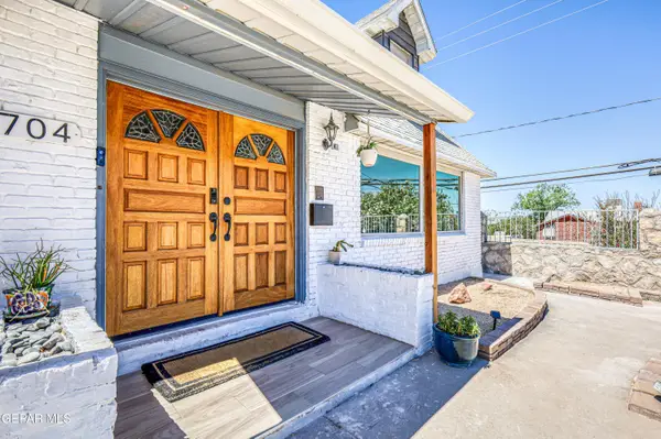 704 Mckelligon Drive, El Paso, TX 79902