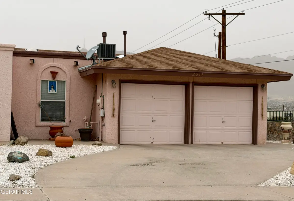 2219 King James Place, El Paso, TX 79903 - #1