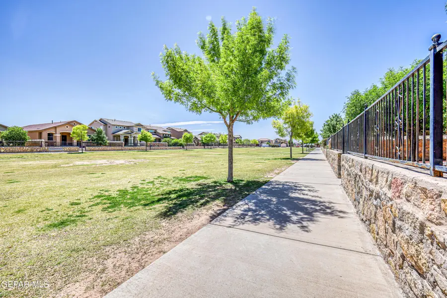 2072 Robert Minnie #A, El Paso, TX 79938 - #2