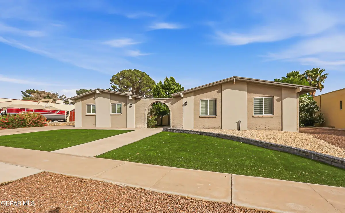 3704 Alderwood Manor Drive, Horizon City, TX 79928 - #1