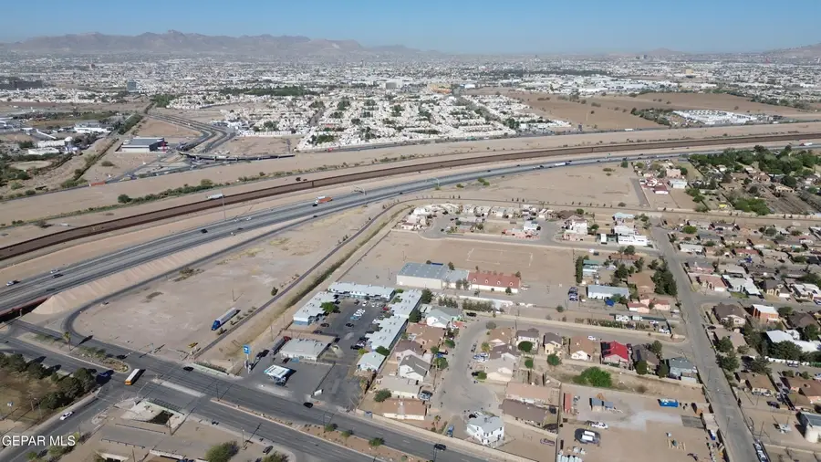 631 N Yarbrough Drive, El Paso, TX 79915 - #2
