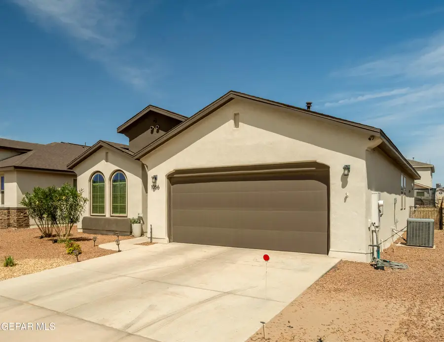 1056 Summer Breeze Place, Horizon City, TX 79928 - #2