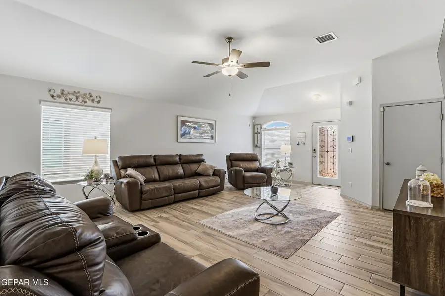5017 Margarita Talamantes, El Paso, TX 79938 - #2