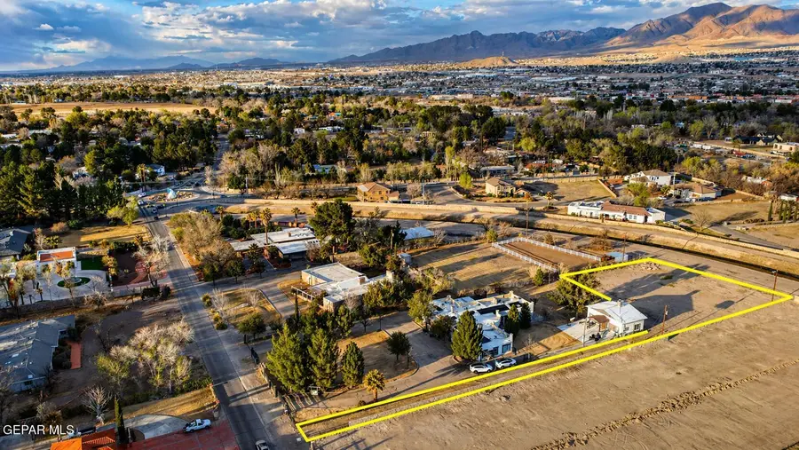 5016 Country Club Place, El Paso, TX 79922 - #3