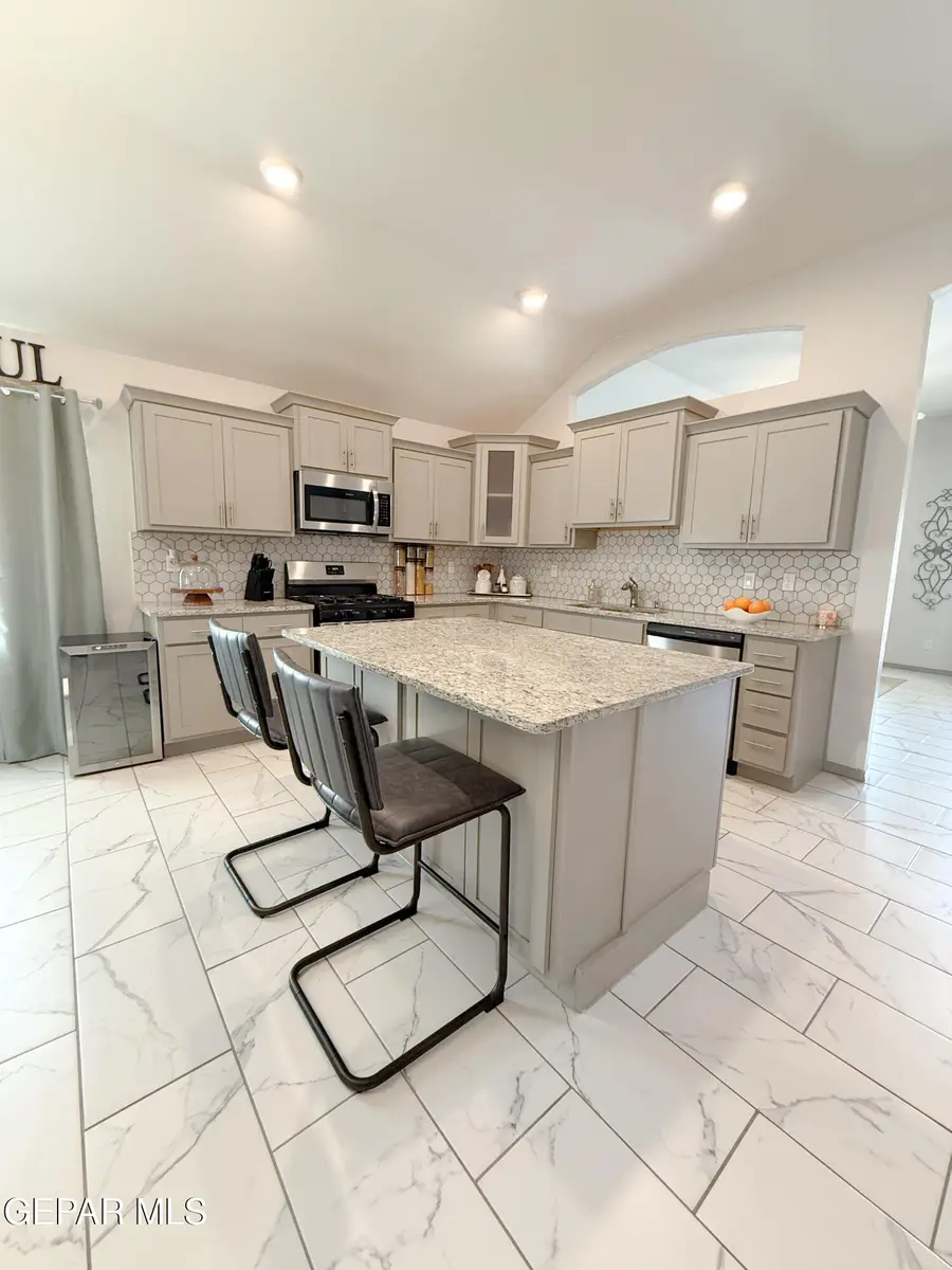 309 Samuel Vista Street, El Paso, TX 79928 - #3