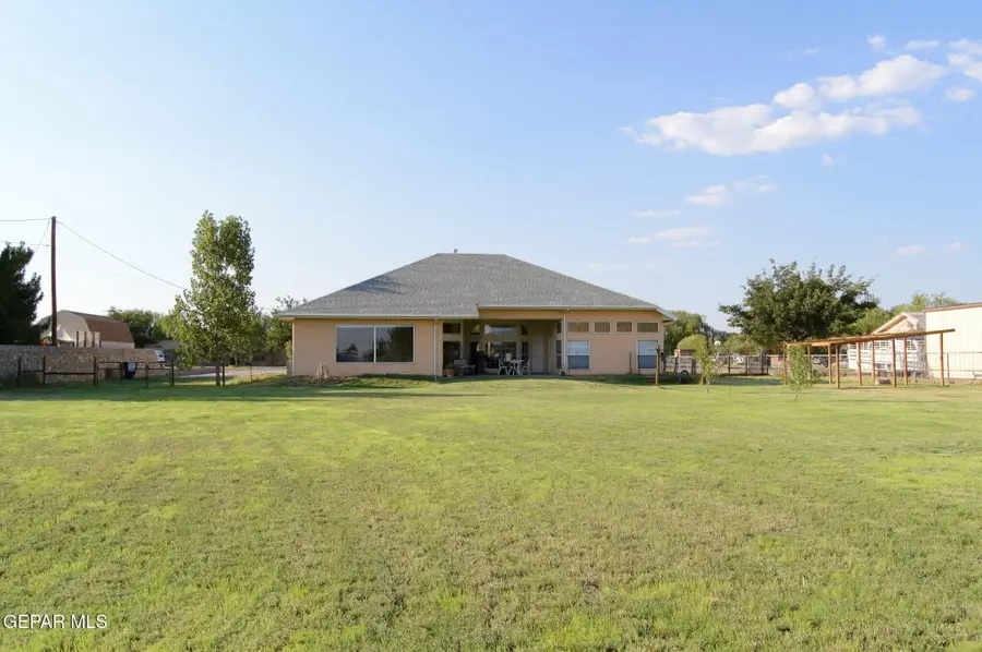 585 Anahuac Avenue, El Paso, TX 79932 - #3