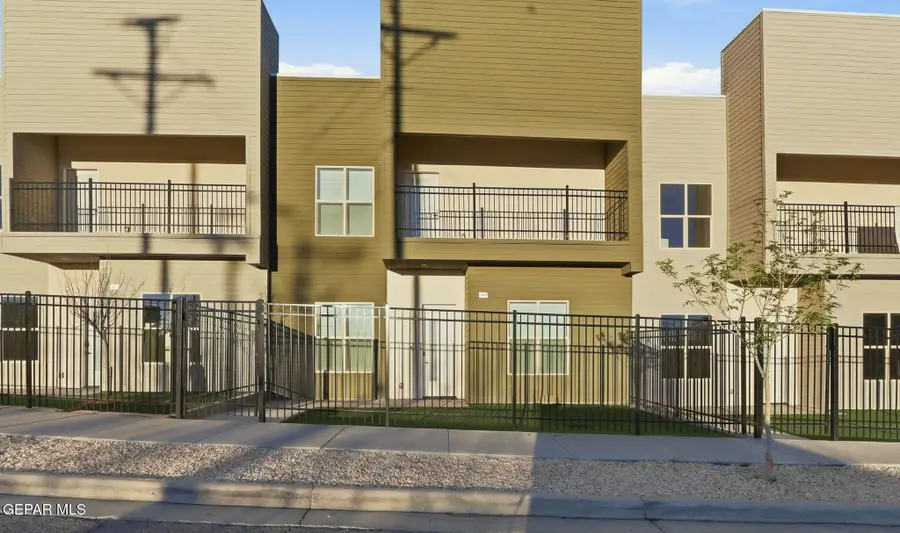 201 Desert Pass Street #8, El Paso, TX 79912 - #2