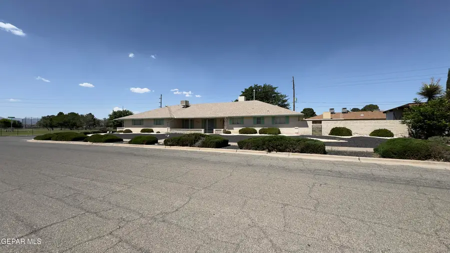 8901 Parkland Drive, El Paso, TX 79925 - #2