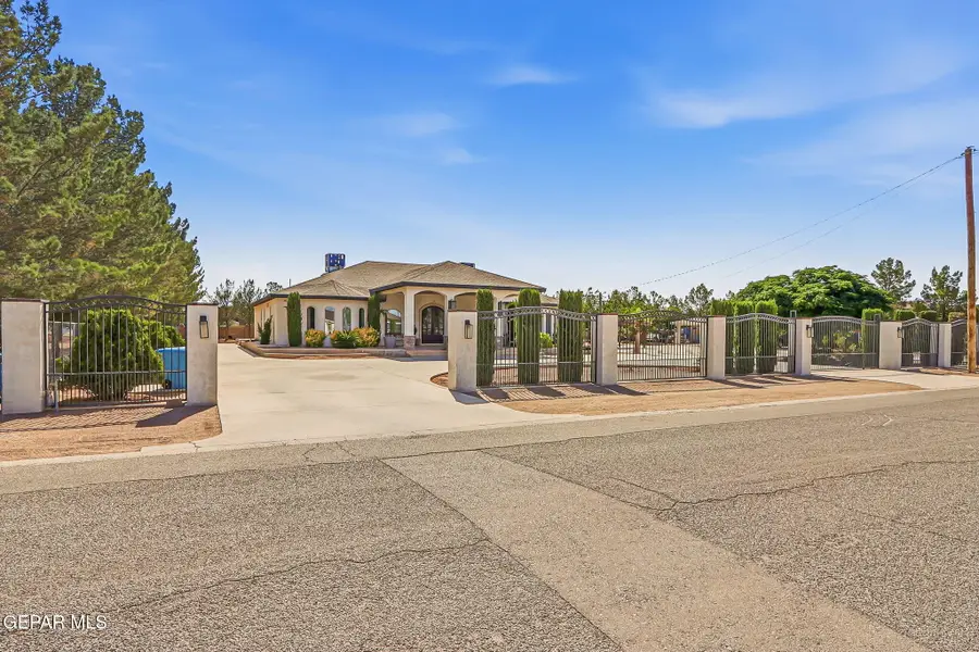 11670 Flor Del Rio Street, Socorro, TX 79927 - #2