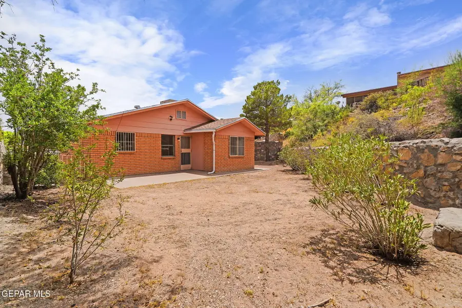 3219 Mountain Ridge Drive, El Paso, TX 79904 - #3