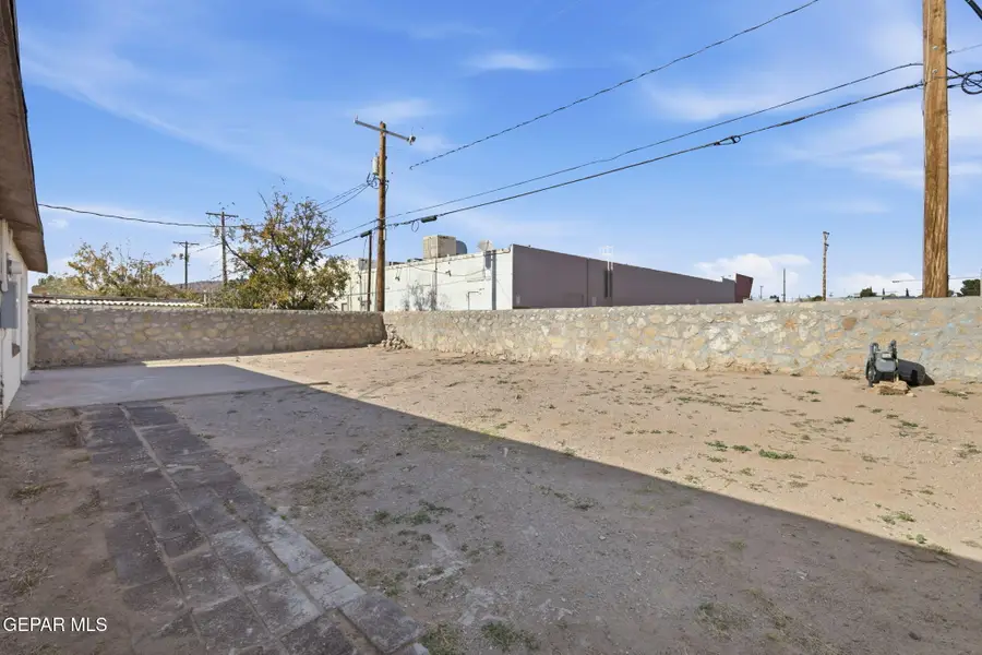 4827 El Portal Drive, El Paso, TX 79903 - #3