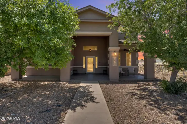 2076 Robert Minnie A Place, El Paso, TX 79938