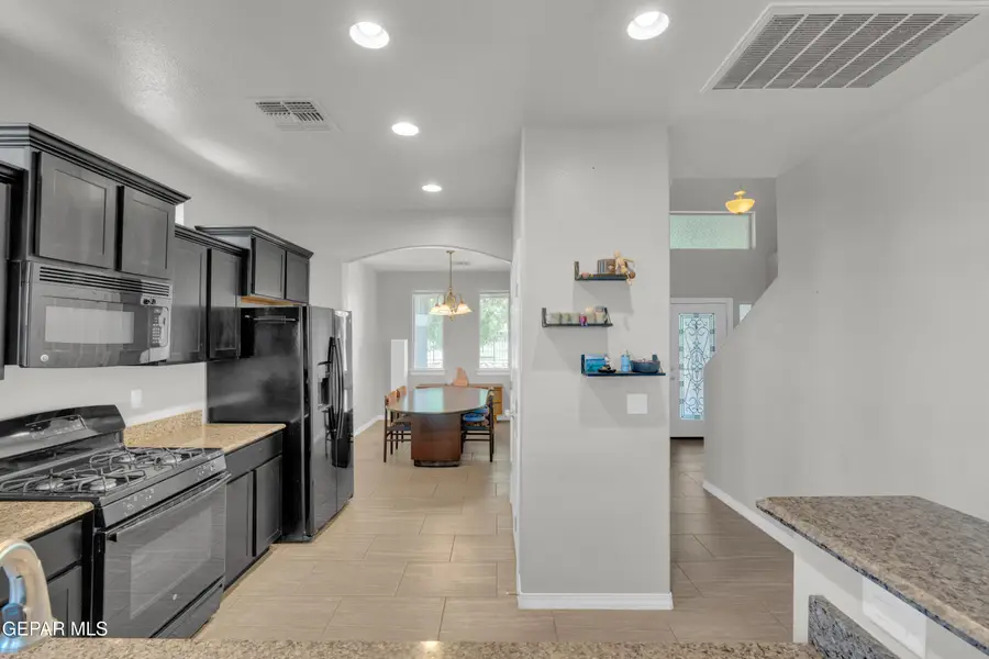 2076 Robert Minnie A Place, El Paso, TX 79938 - #3