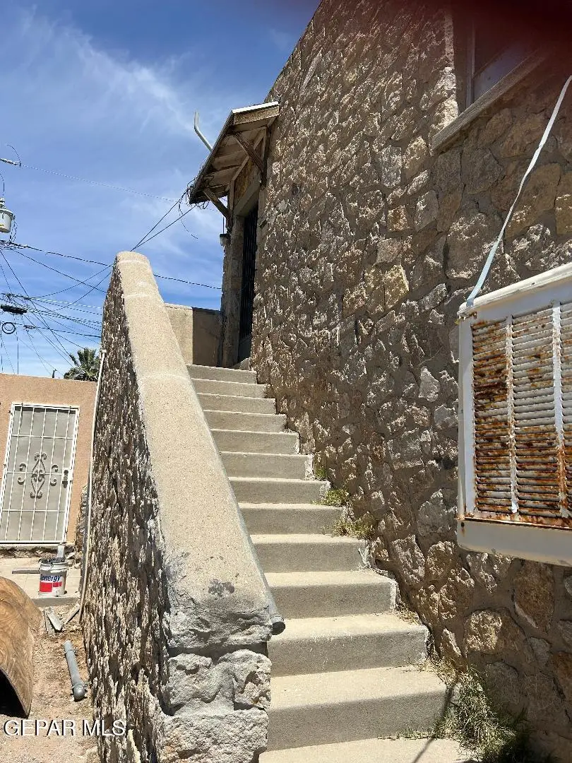 4303 Clifton Avenue, El Paso, TX 79903 - #3