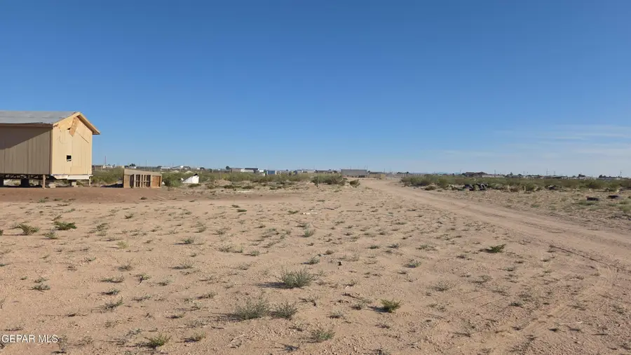 14951 Bayport Avenue, El Paso, TX 79928 - #3