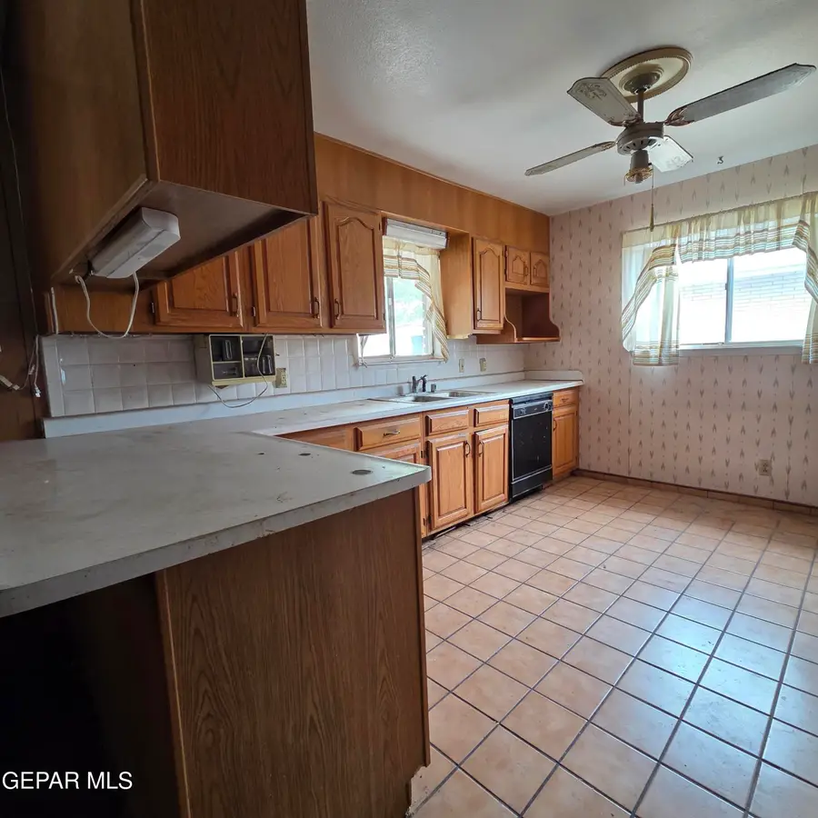 9553 Poinciana Street, El Paso, TX 79924 - #2
