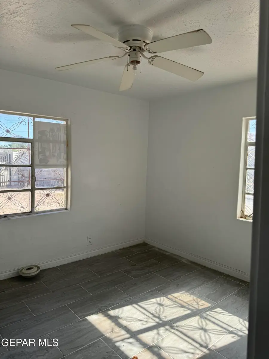 447 Chesak Circle, El Paso, TX 79905 - #3