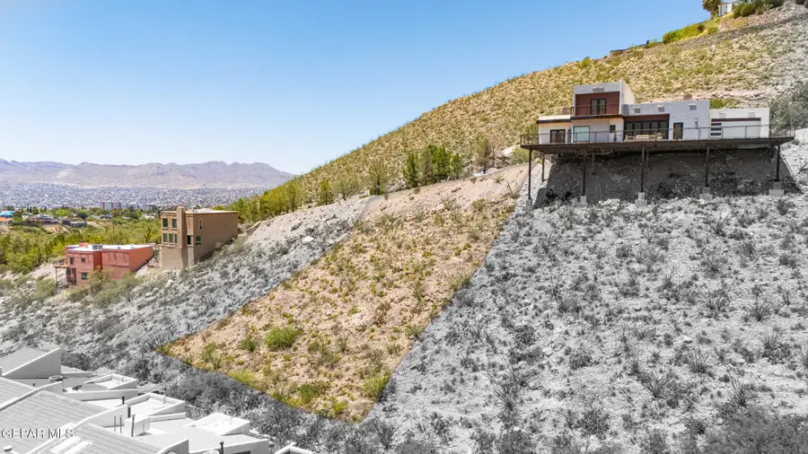 10 Sierra Crest Drive, El Paso, TX 79902 - #2